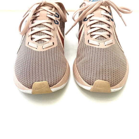 Nike Women’s Zoom Strike 2 Low Running Trainer - Picture 9 of 14